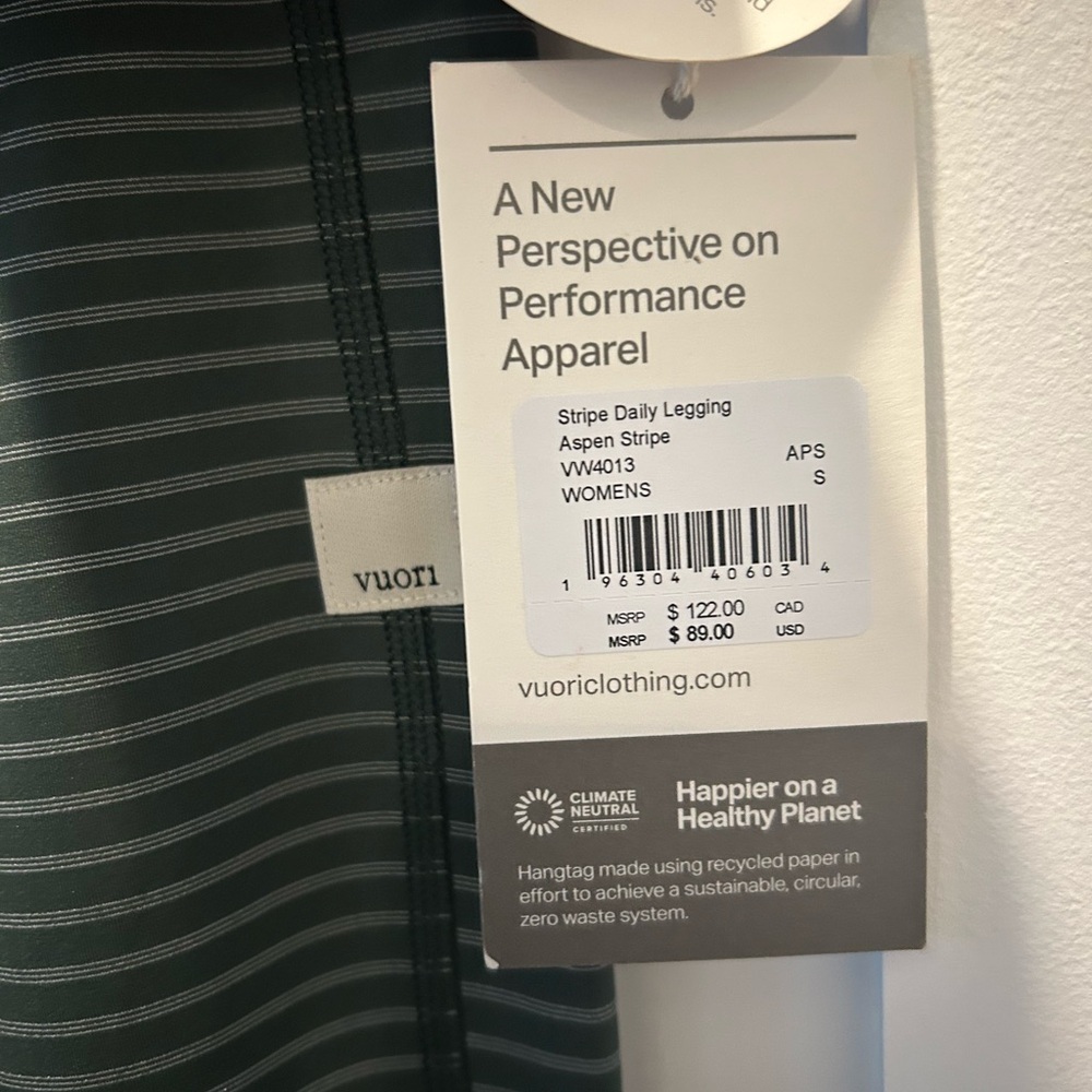 Vuori Stripe Daily Legging in Green and White - Picture 3 of 3